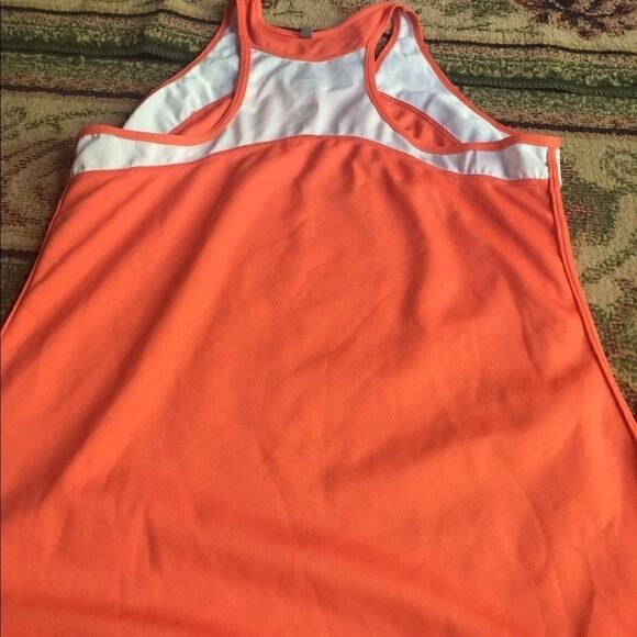 Women's Nike tank size medium - Picture 5 of 5